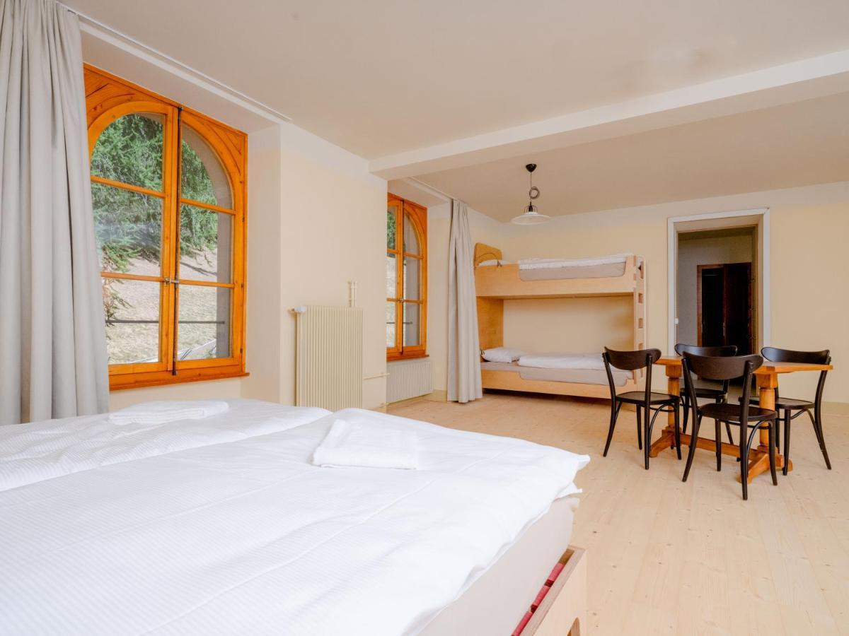 Grand Hotel Du Cervin - Auberge De Jeunesse Et Spa Saint-Luc Bagian luar foto