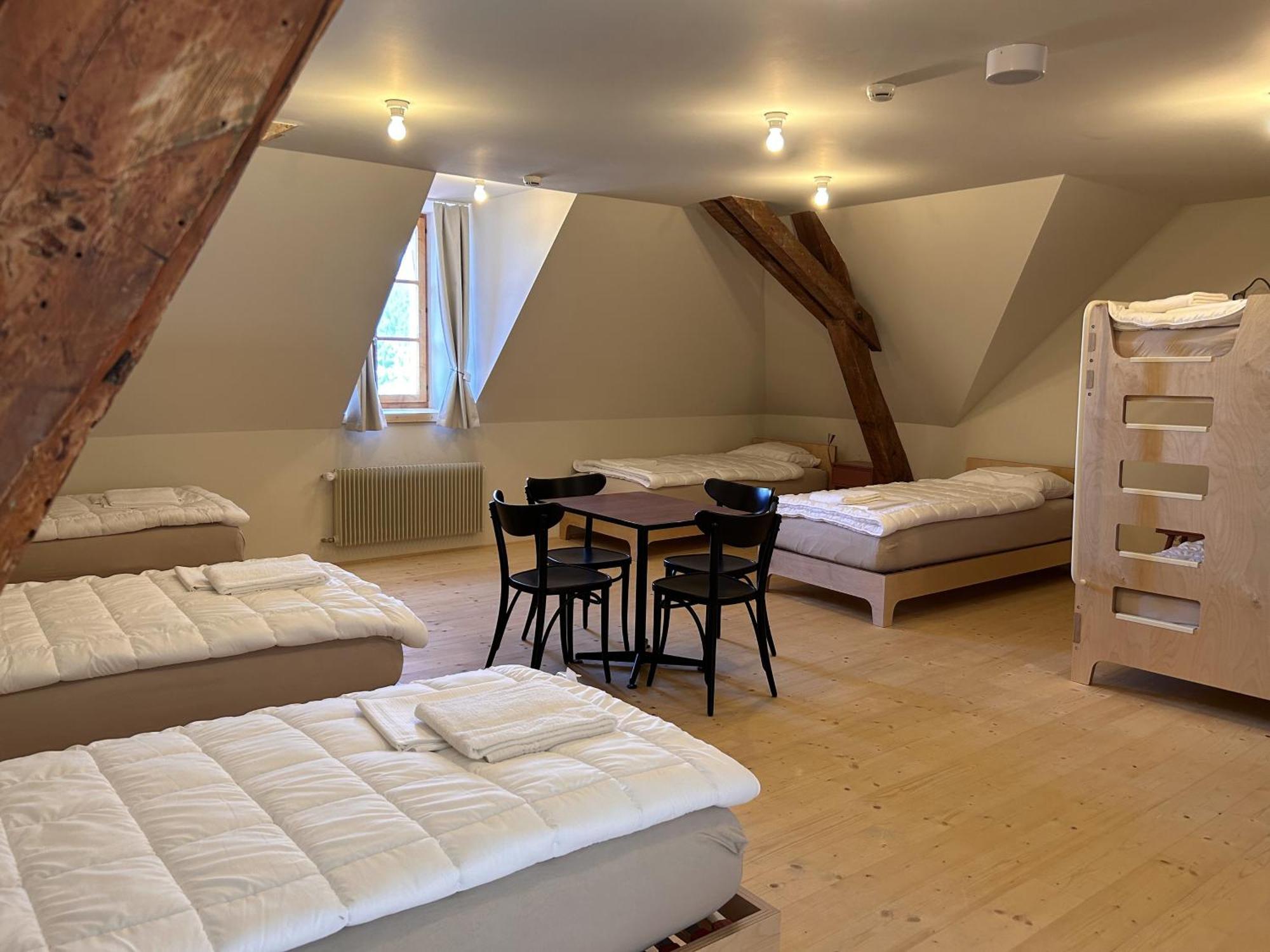 Grand Hotel Du Cervin - Auberge De Jeunesse Et Spa Saint-Luc Bagian luar foto